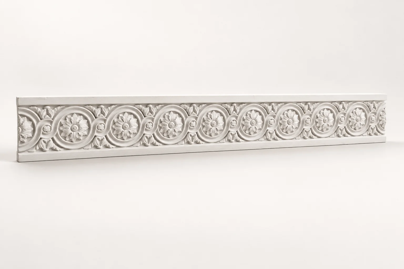 Interlaced Rosette Crown Moulding